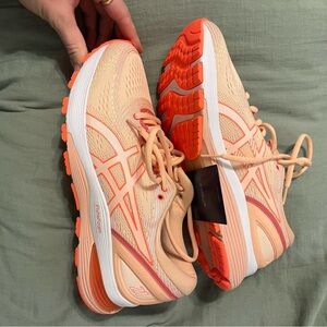 NWT ASICS Gel Nimbus 21 Size 10 Womens